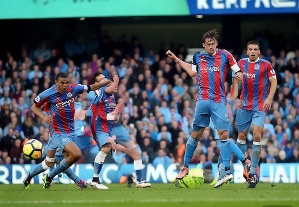 英超第33轮：曼城3-0水晶宫豪取五连胜，搅动英超争冠格局，曼联迎冲击前五良机